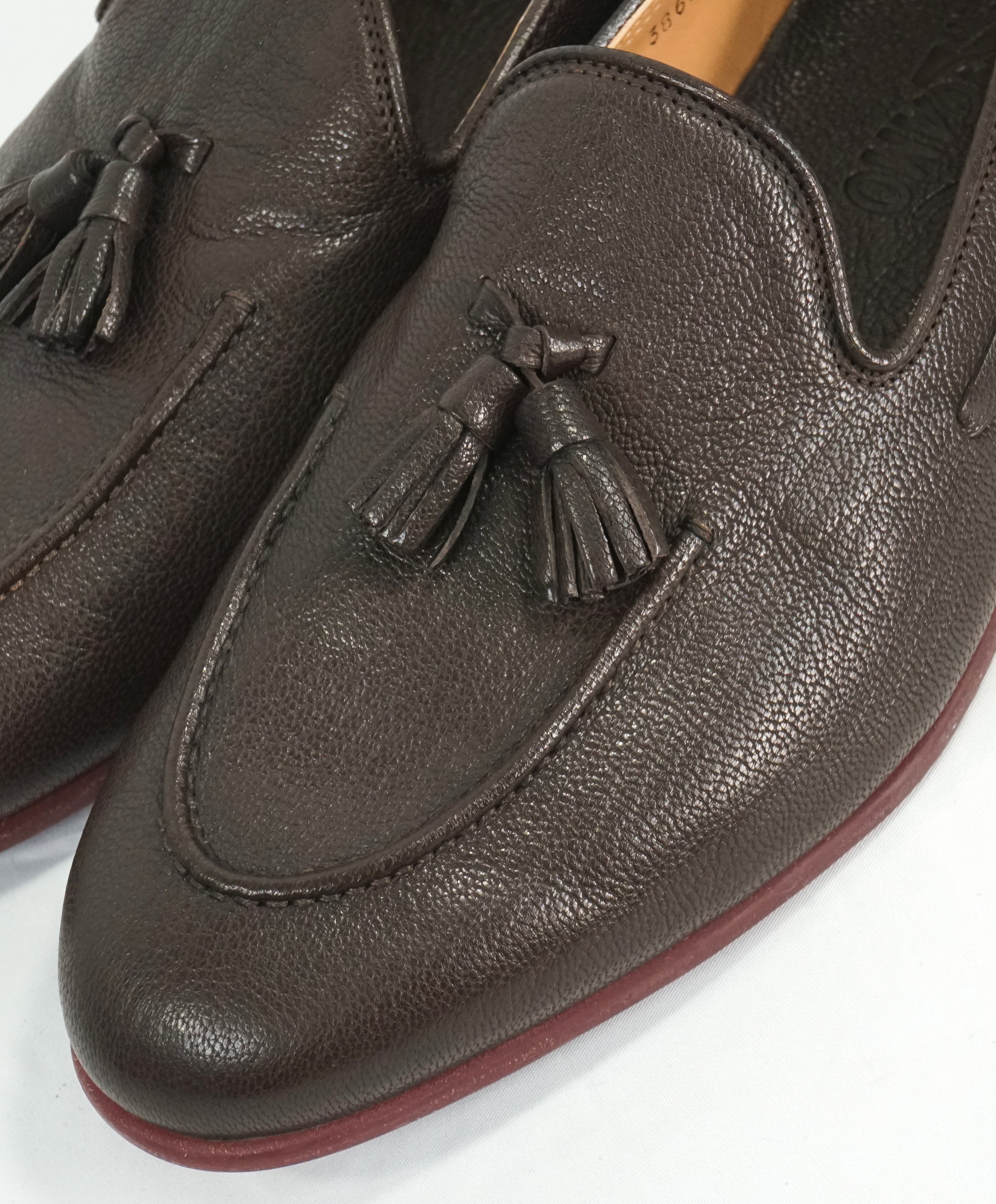 SALVATORE FERRAGAMO - Brown Contrast Sole Pebbled Leather Tassel Loafer - 8.5