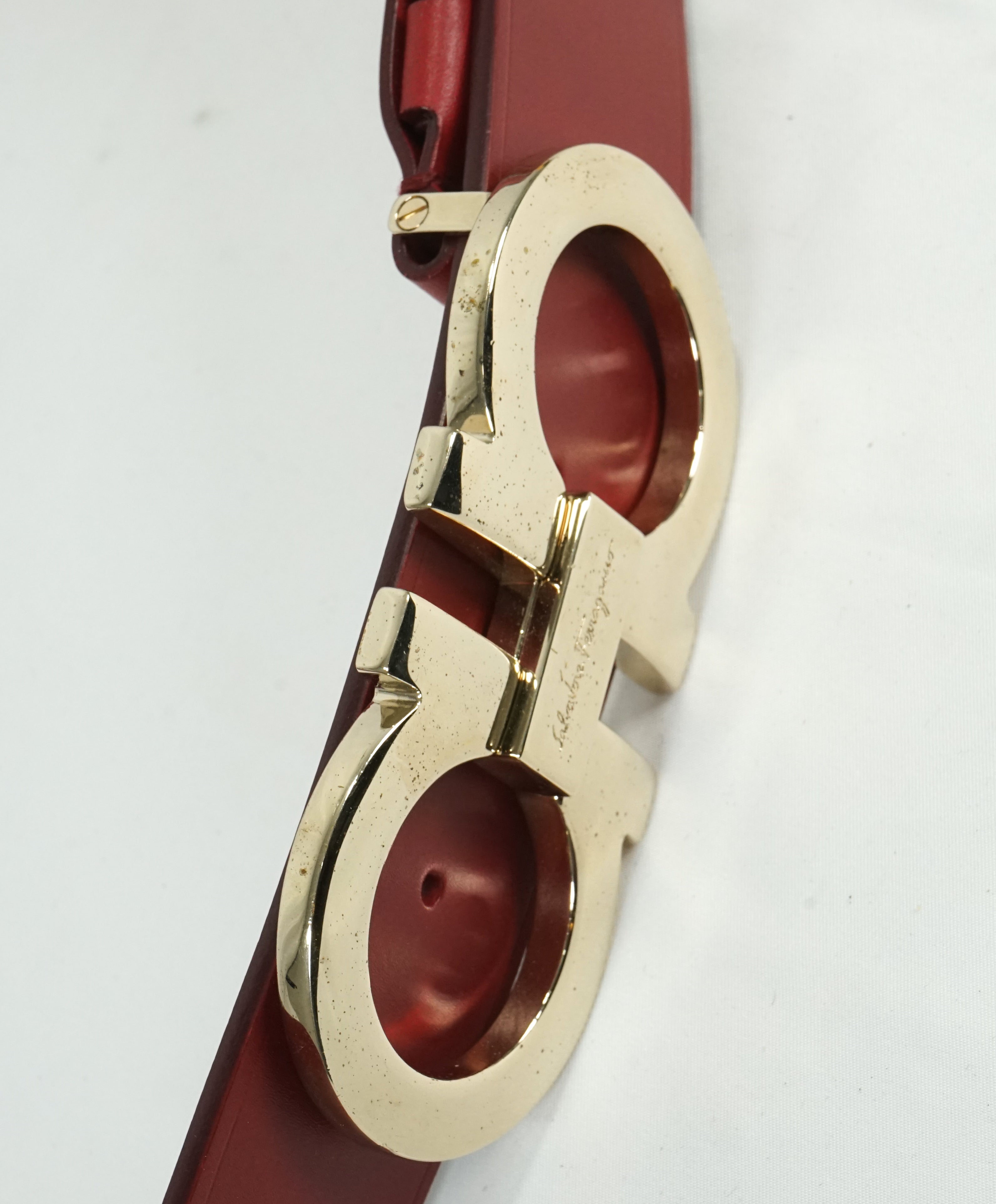 SALVATORE FERRAGAMO - Red & Gold Oversized Leather Gancini Belt - 40W