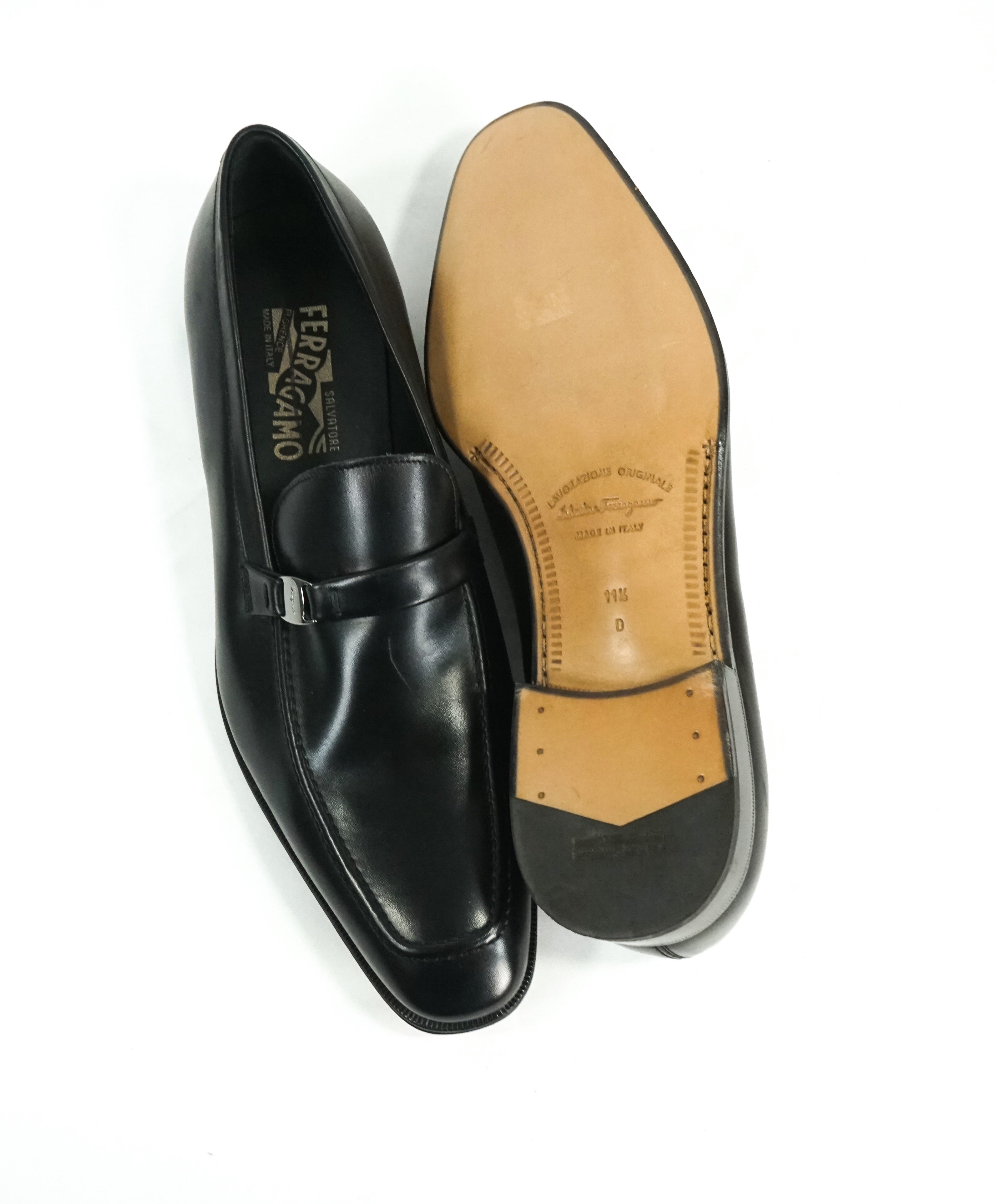 SALVATORE FERRAGAMO - “Destin” Black Slip-On Loafer With Engraved Bit - 11.5 D