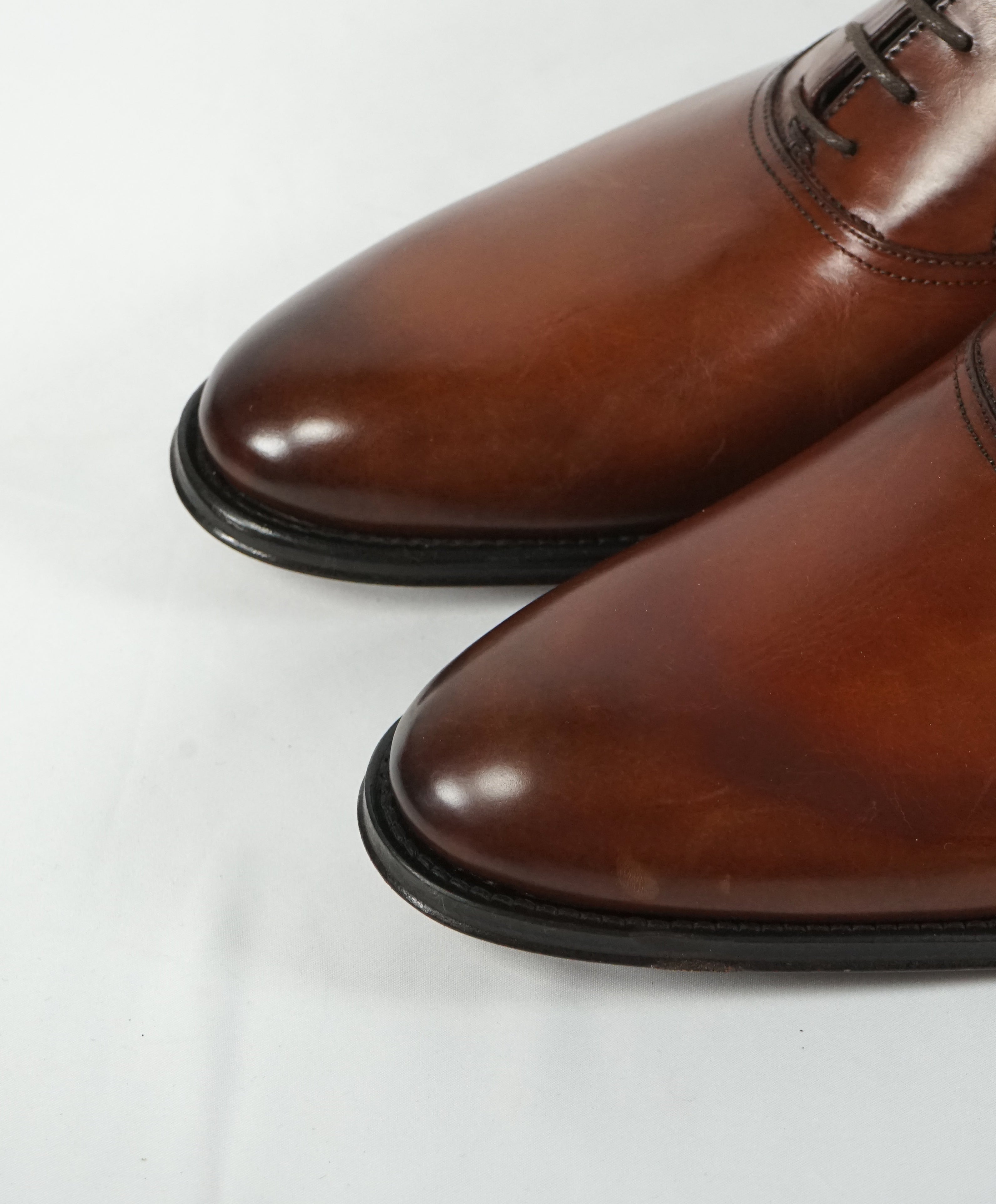 TO BOOT NEW YORK - Sleek Brown Oxfords In a Round Toe - 7.5