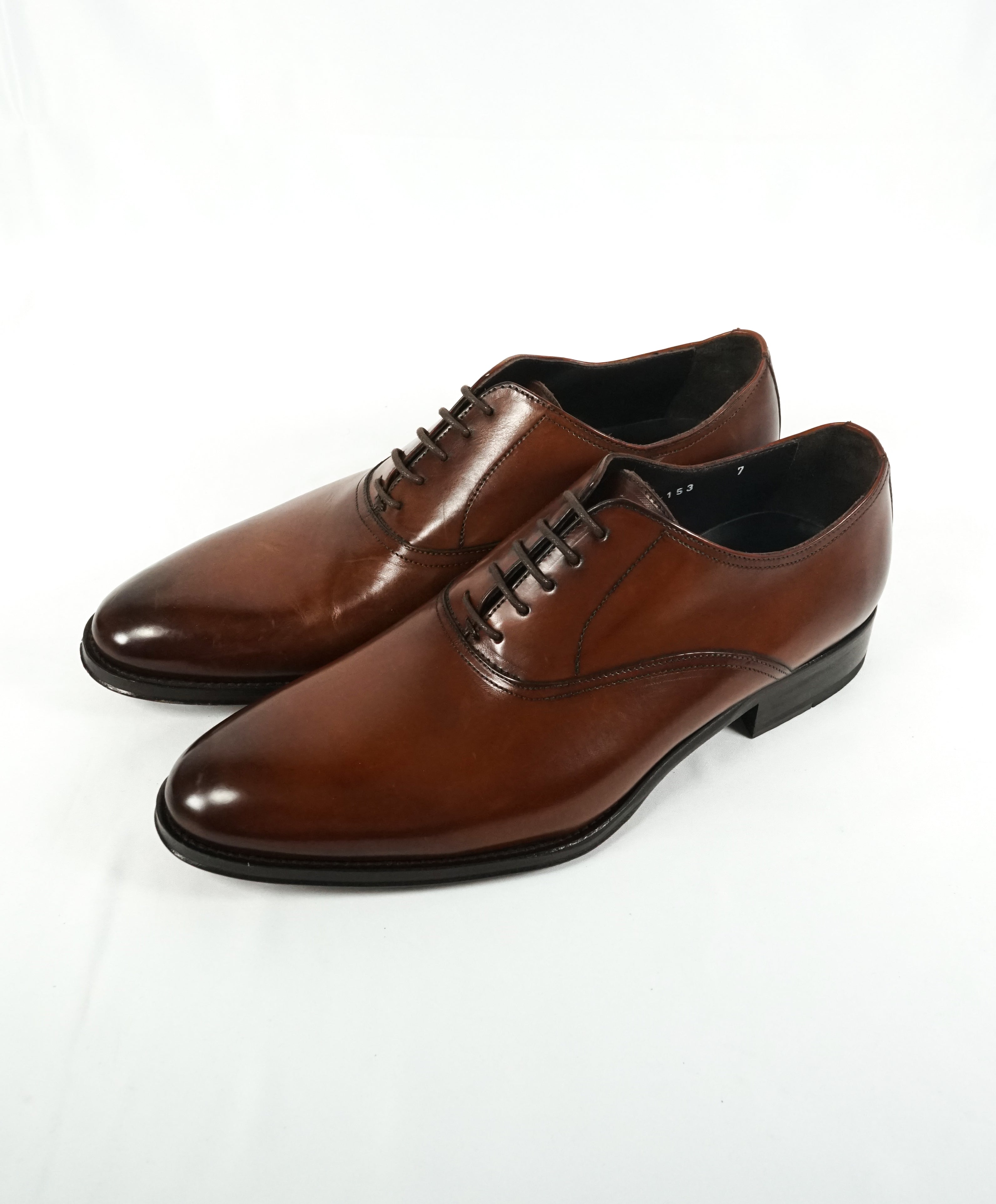 TO BOOT NEW YORK - Sleek Brown Oxfords In a Round Toe - 7