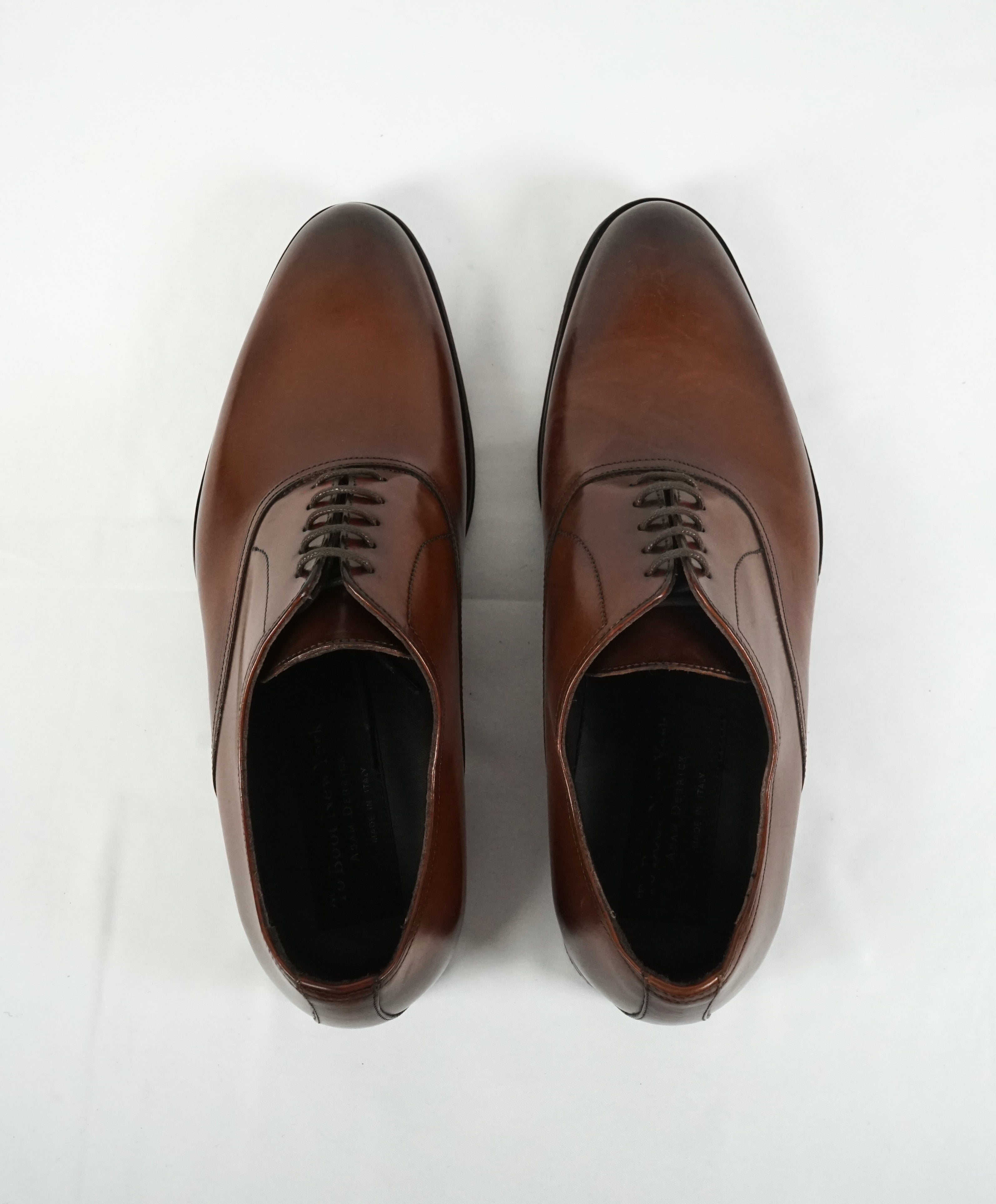 TO BOOT NEW YORK - Sleek Brown Oxfords In a Round Toe - 7