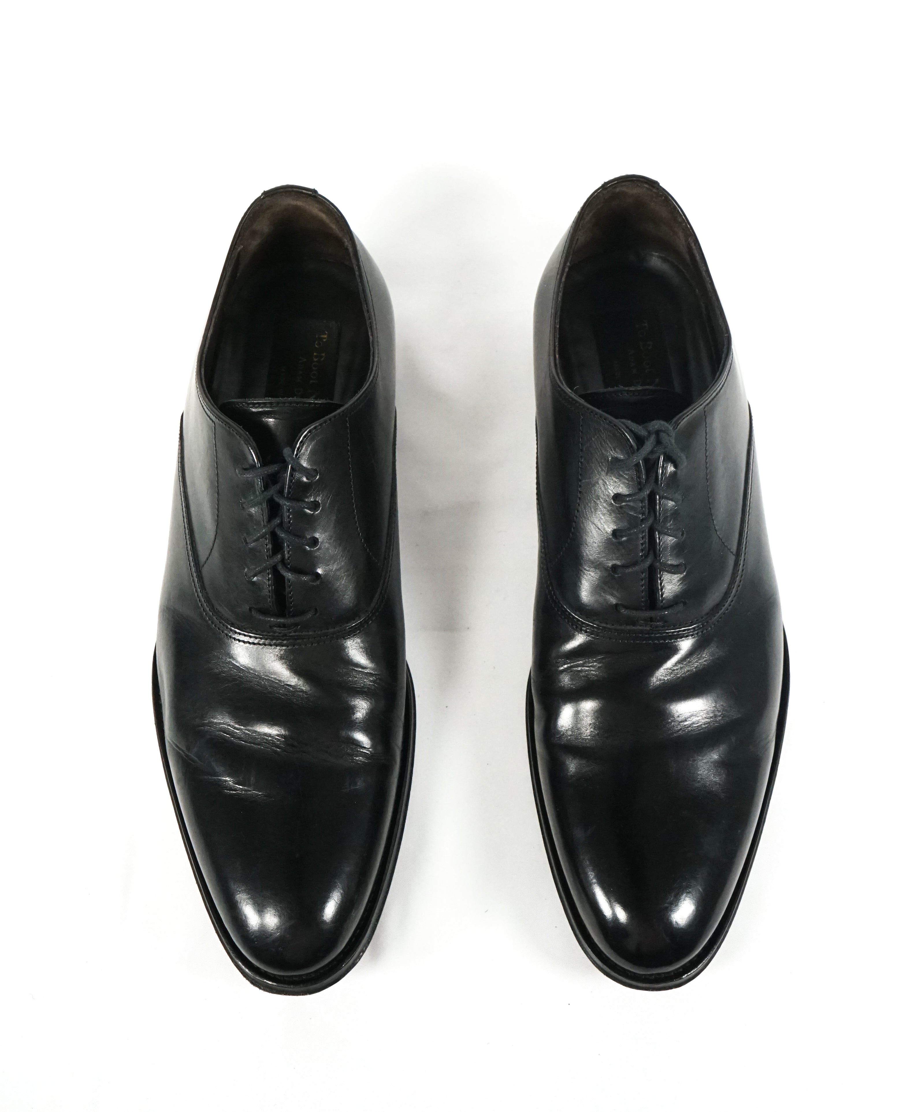 TO BOOT NEW YORK - Black Round Toe Sleek Oxfords - 10