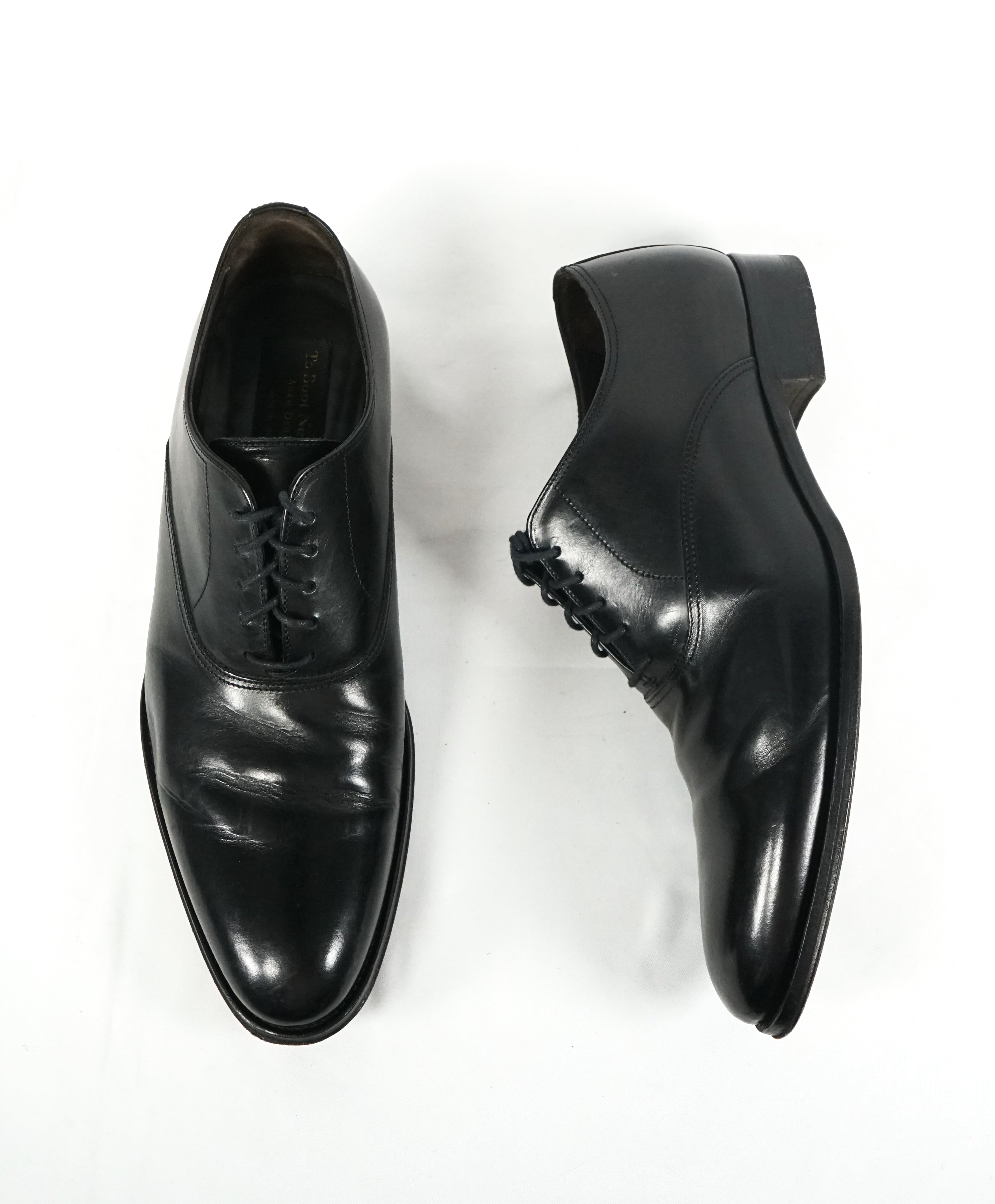 TO BOOT NEW YORK - Black Round Toe Sleek Oxfords - 10