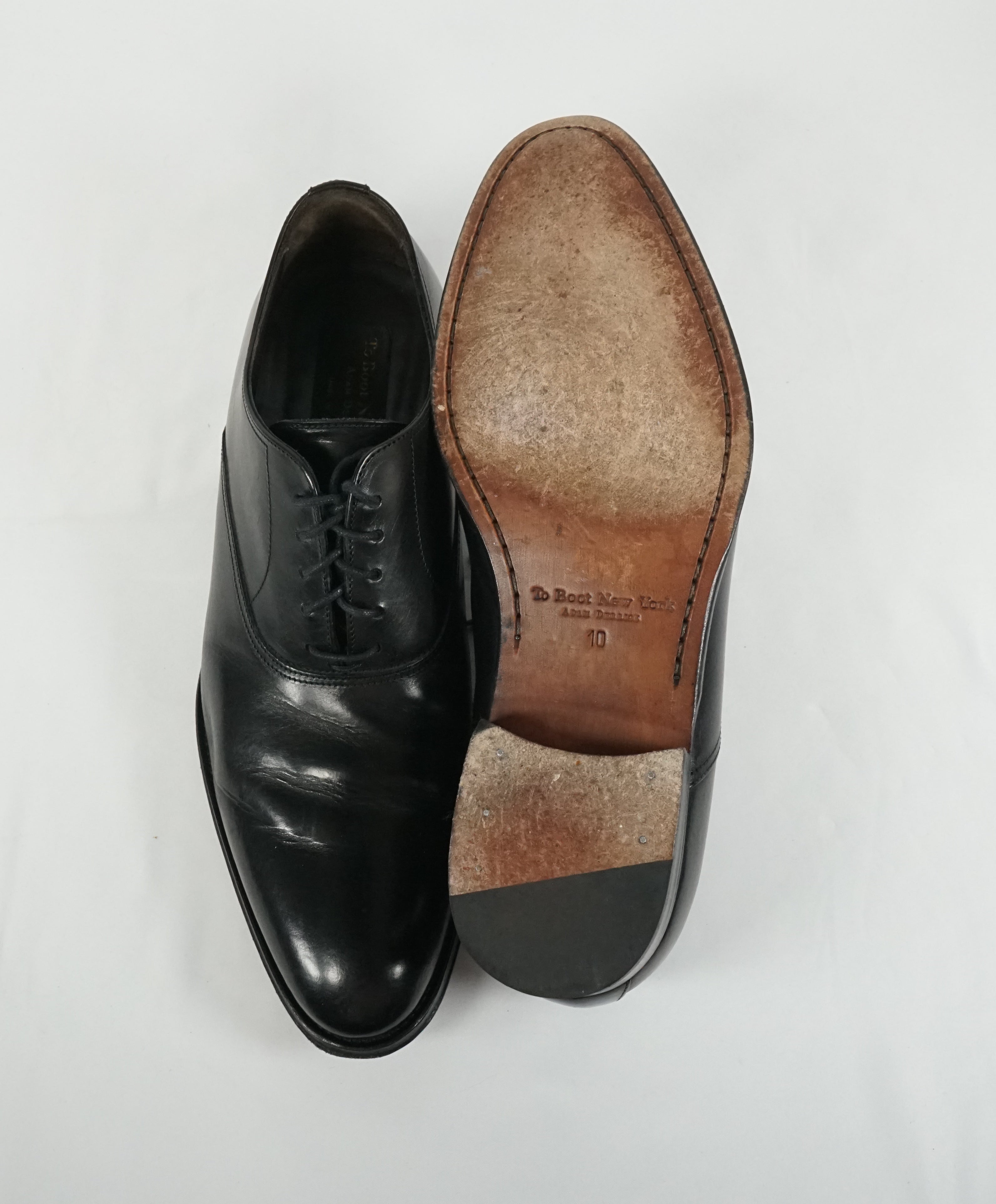 TO BOOT NEW YORK - Black Round Toe Sleek Oxfords - 10